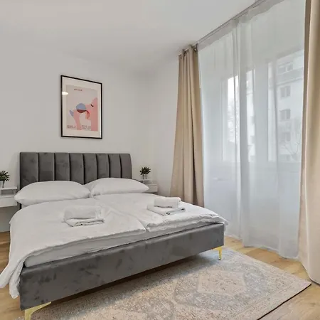 Appartamento 2 Bedroom Steps To Nivy Station